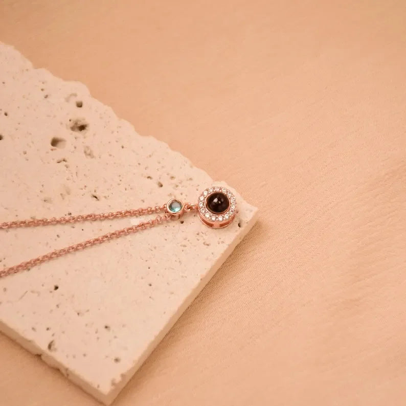 Collar con foto de proyección personalizada