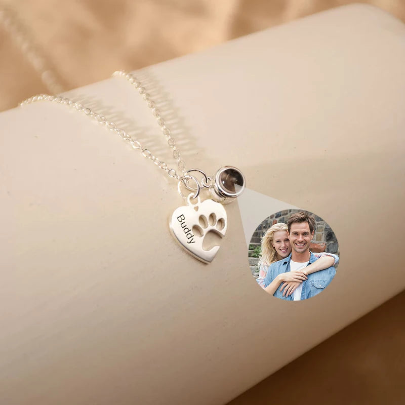 Collar con imagen de proyección y nombre grabado personalizado