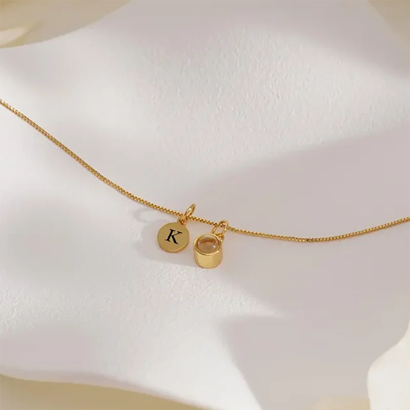 Collar con inicial y foto de proyección personalizada